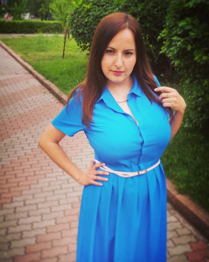 13P Busty Russian Woman 3665