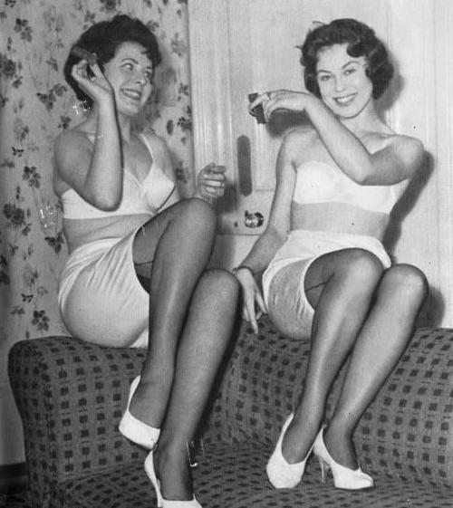 25P Vintage Stockings 56