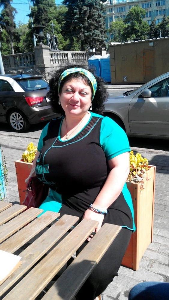 20P Busty Russian Woman 3664