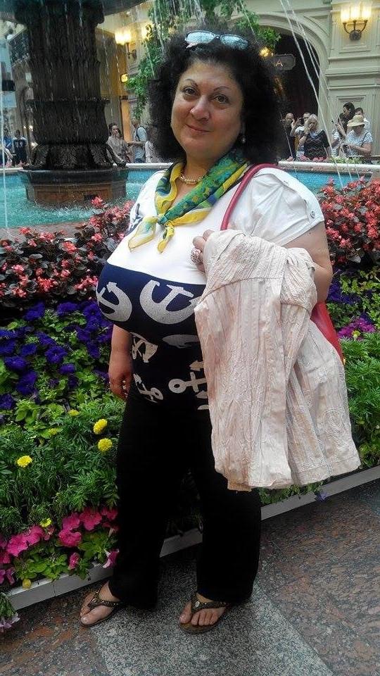 20P Busty Russian Woman 3664