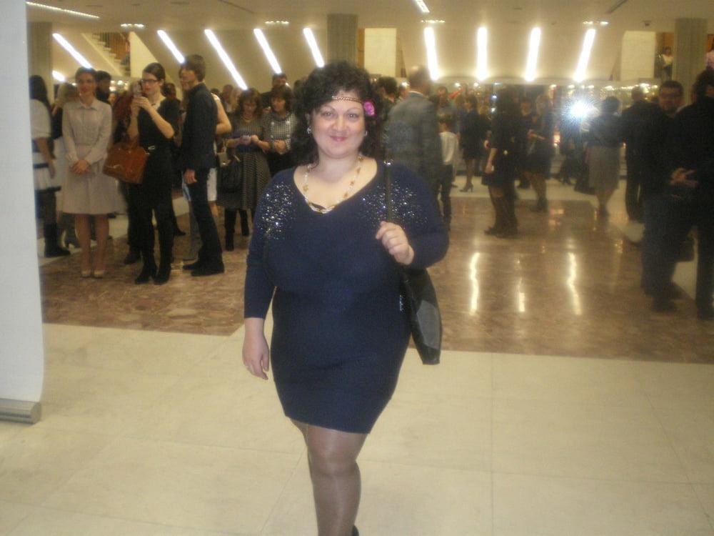 20P Busty Russian Woman 3664