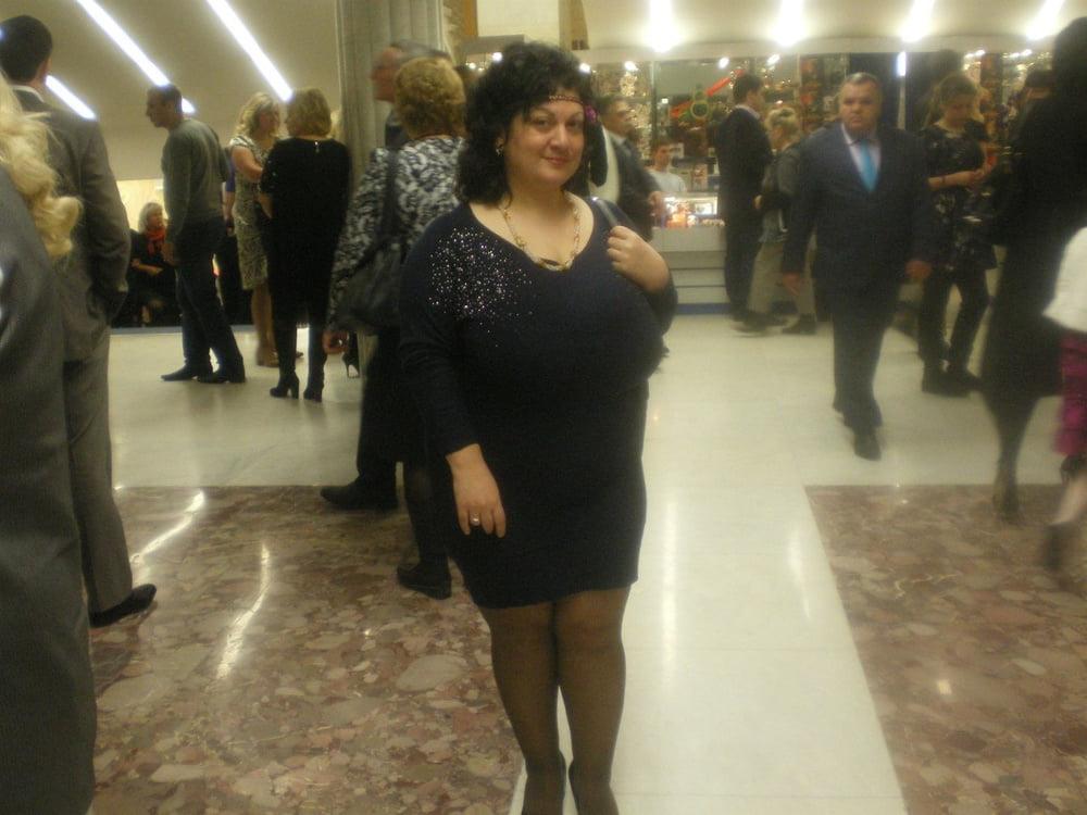 20P Busty Russian Woman 3664