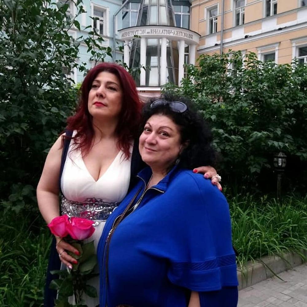20P Busty Russian Woman 3664