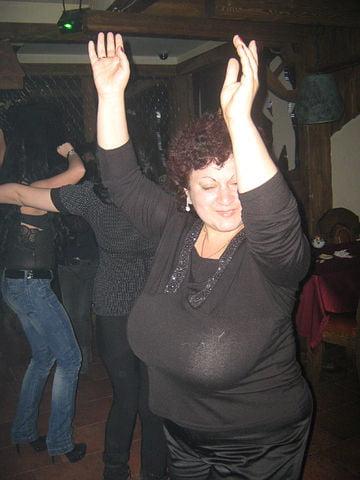 20P Busty Russian Woman 3664