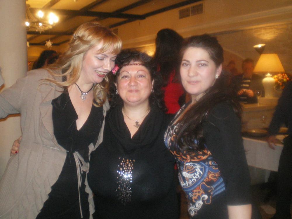 20P Busty Russian Woman 3664