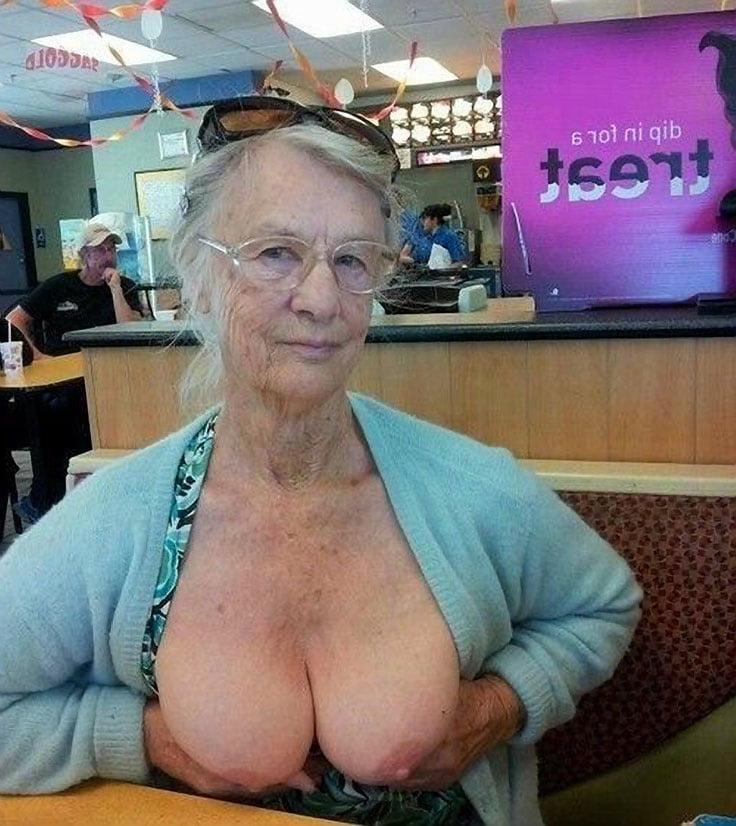 22P Granny are the best friends