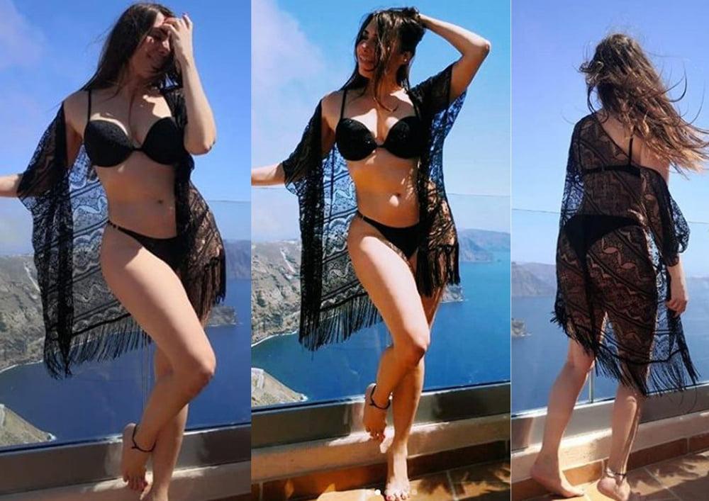 25P Greek Celebs During Summer Holidays (2020)