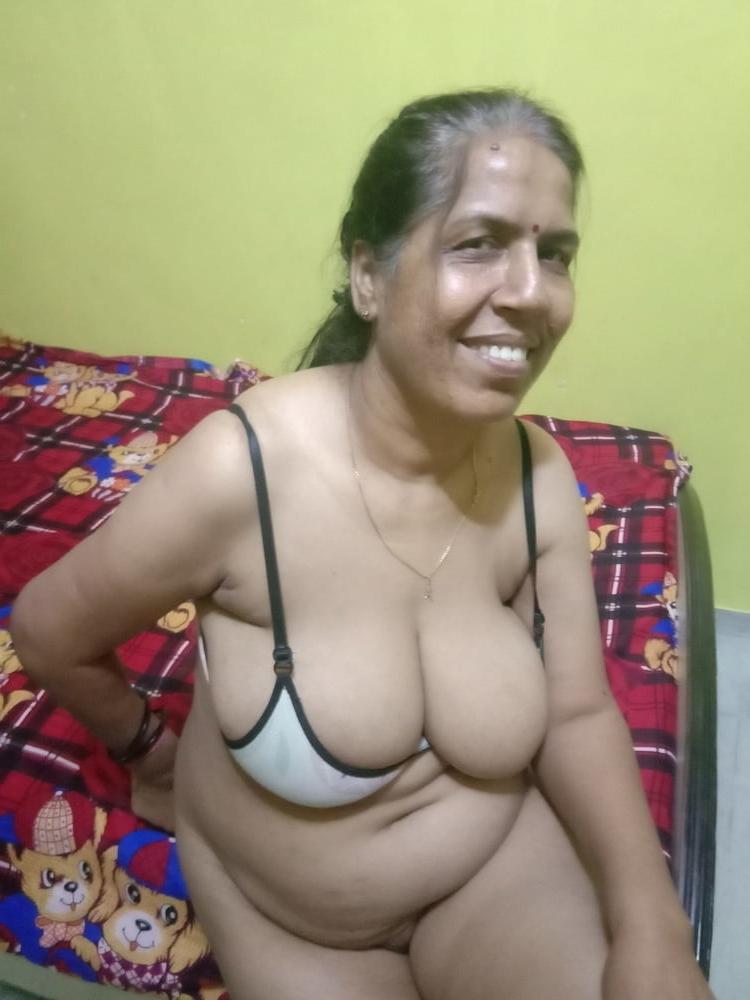 16P sex granny photo 2