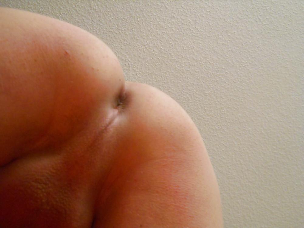 10P Huge dildo deep in ass