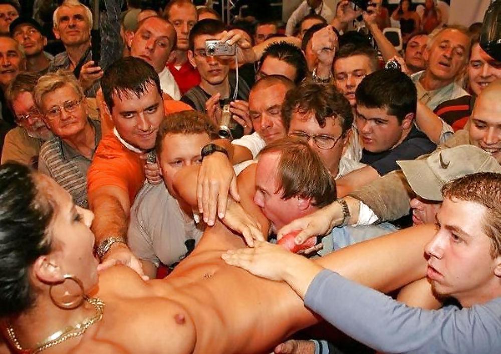 4P Sex in der oeffentlichkeit Puplic Fingering 