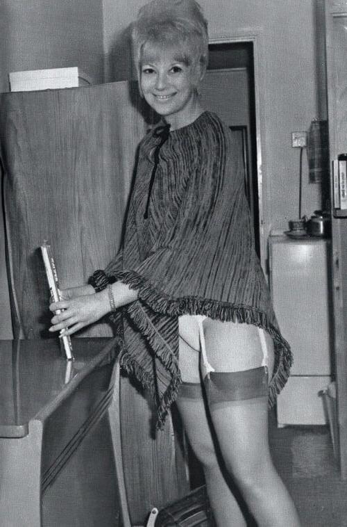 25P Vintage Stockings 48