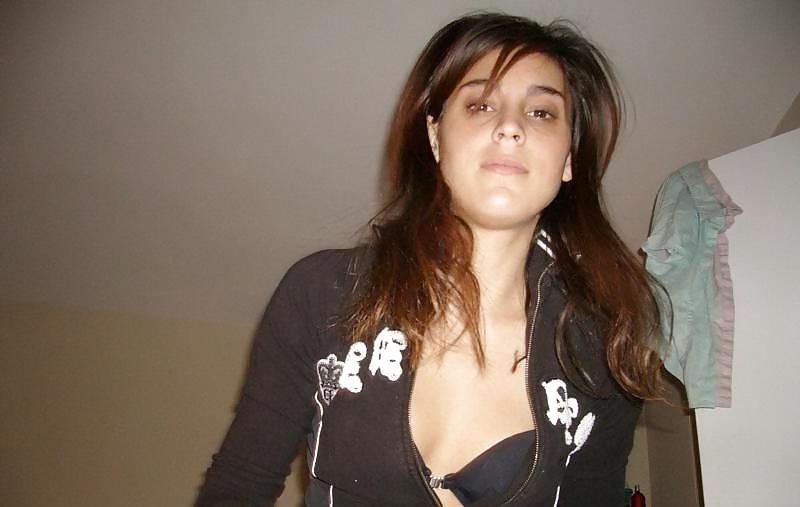 11P Sexy Greek Young Wife Eleanna