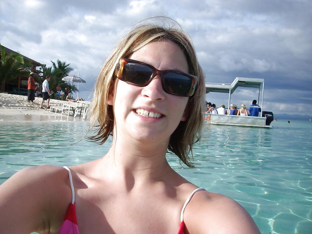 12P Vacation Girl