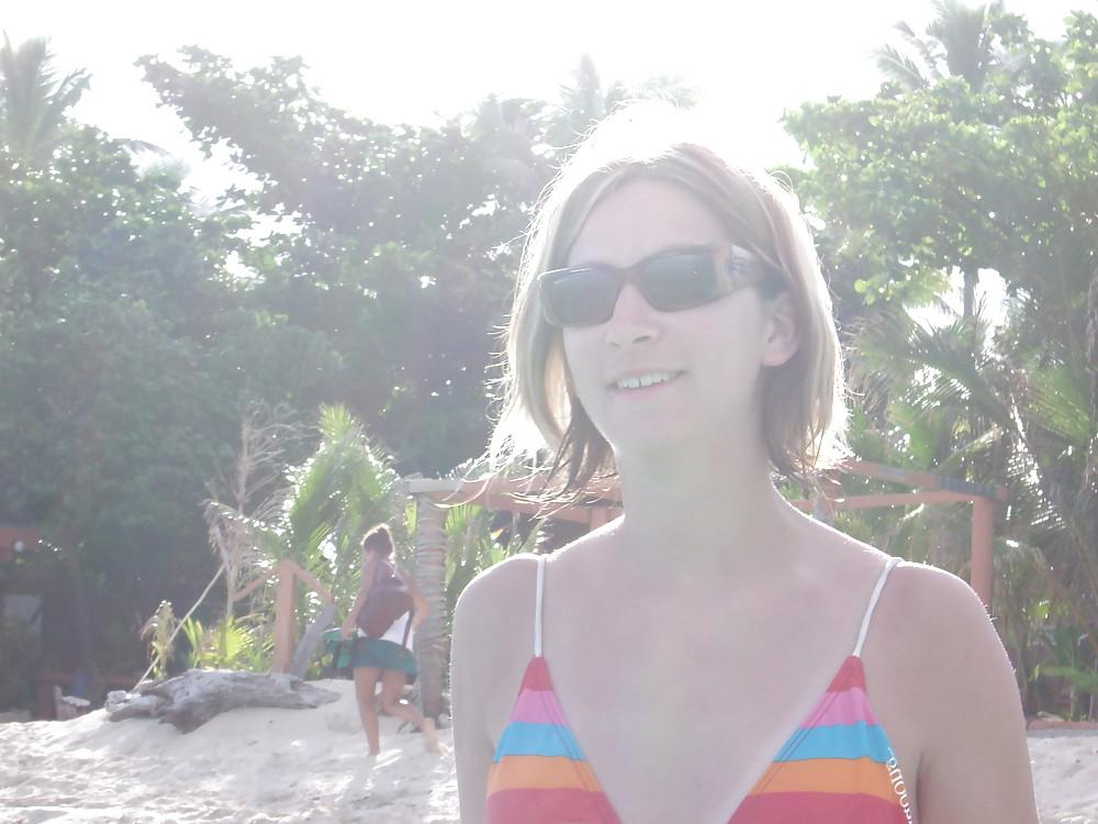 12P Vacation Girl