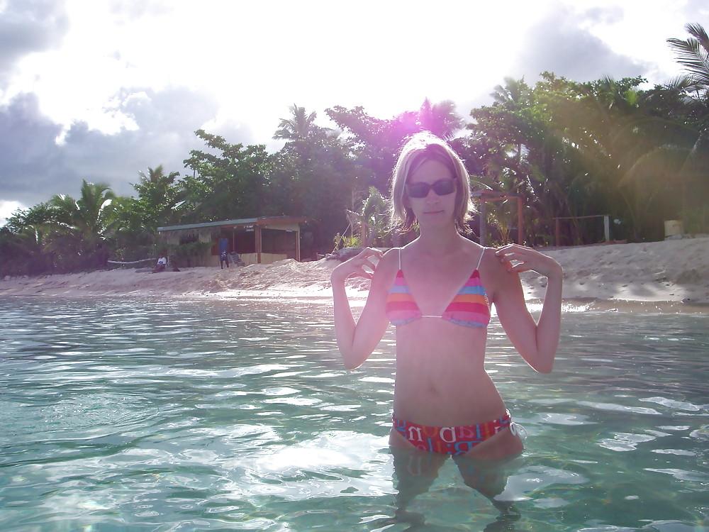 12P Vacation Girl
