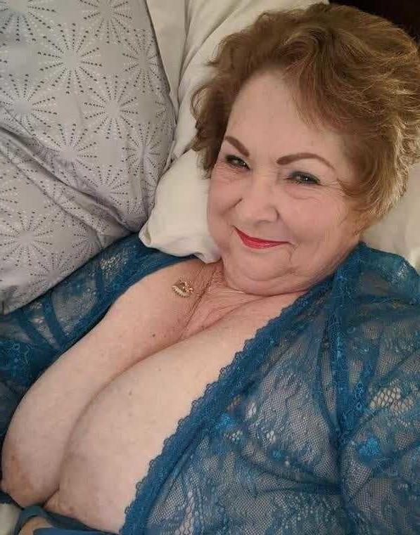 17P Dream Granny 2