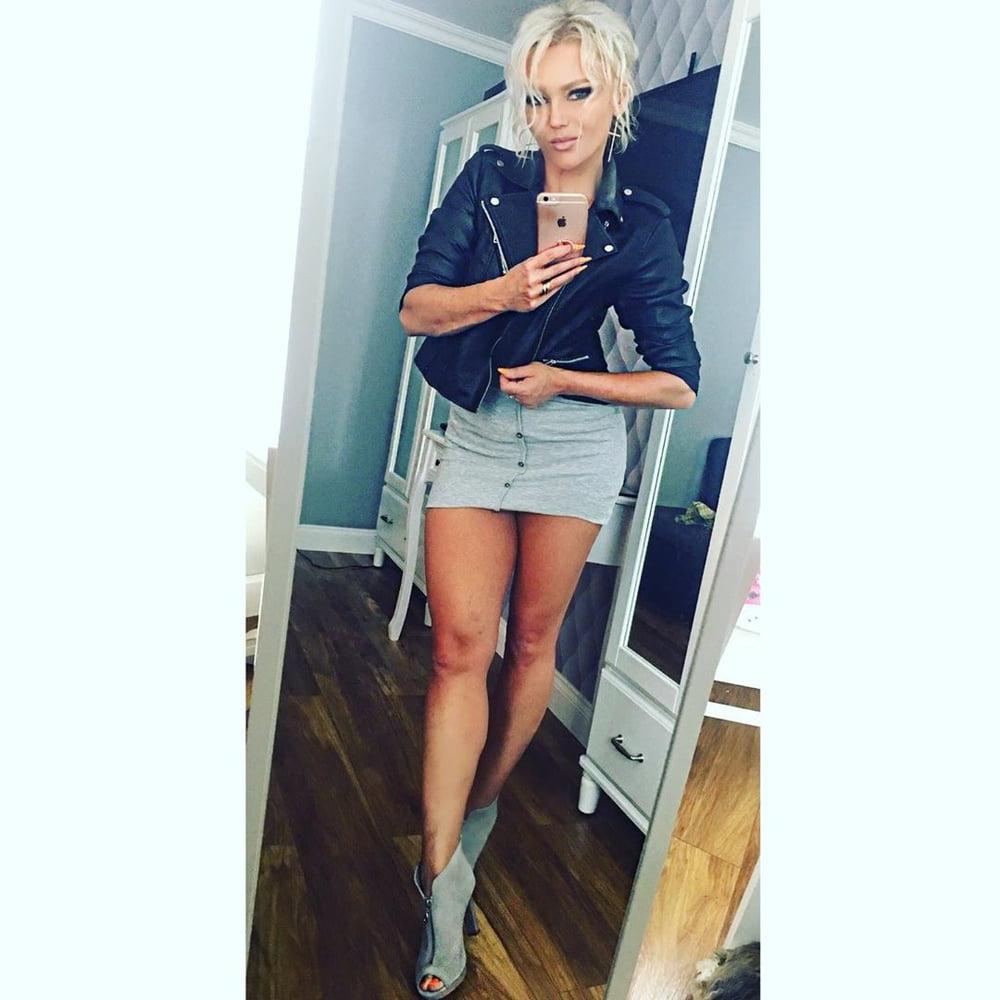 25P MILF missing hardcore ass destroying (upskirt, nylons) 1