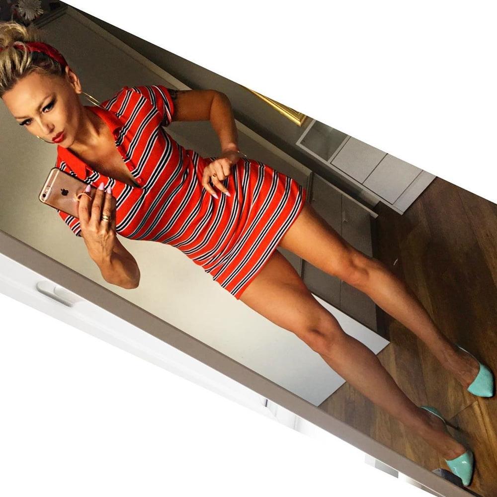 25P MILF missing hardcore ass destroying (upskirt, nylons) 1
