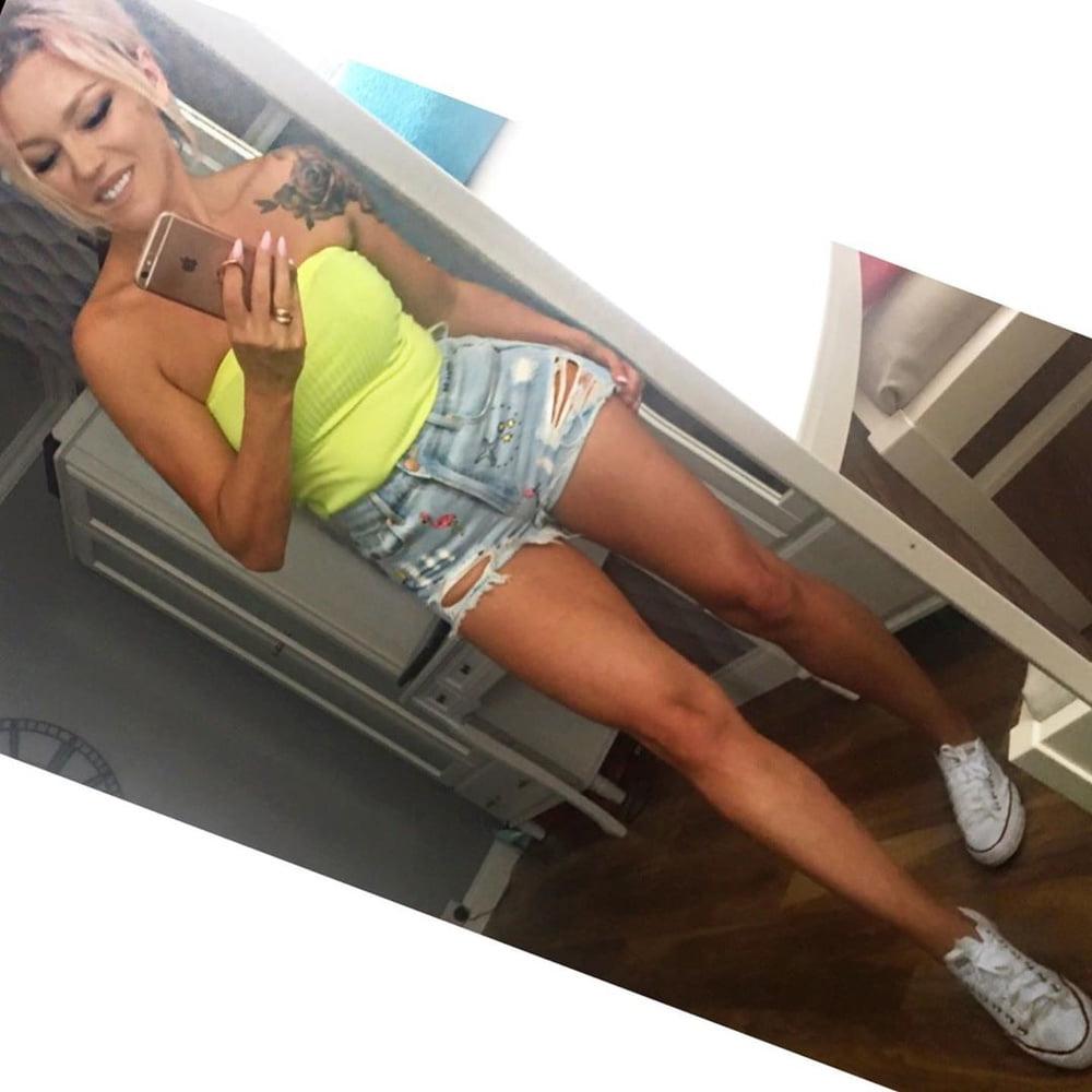 25P MILF missing hardcore ass destroying (upskirt, nylons) 1