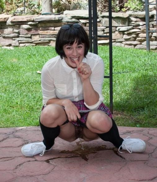 25P Pics I Like 2084 - Assorted Pissing