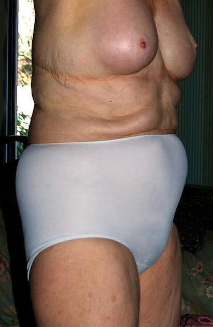 25P 1. UK Granny exposed