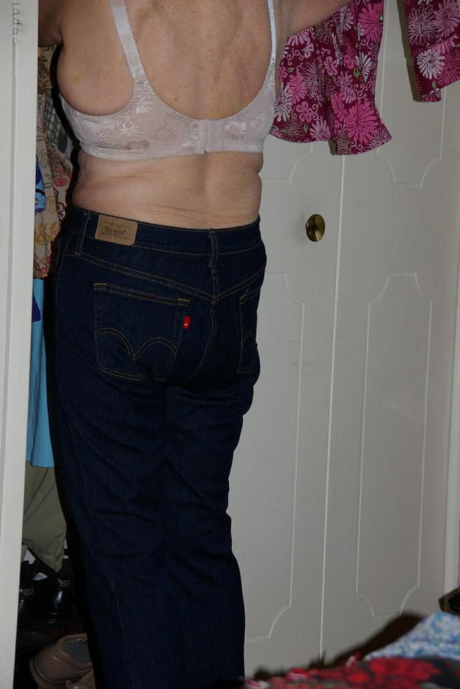 25P 1. UK Granny exposed