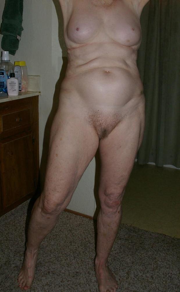 25P 1. UK Granny exposed