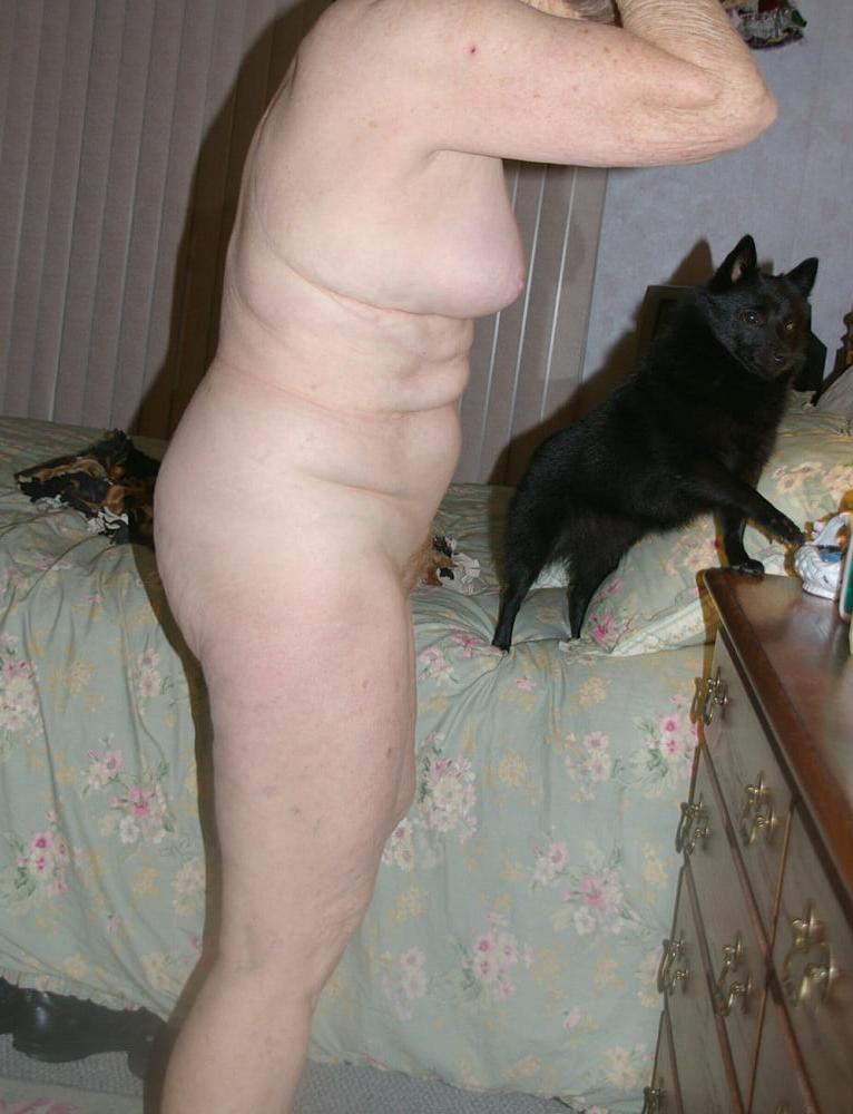 25P 1. UK Granny exposed