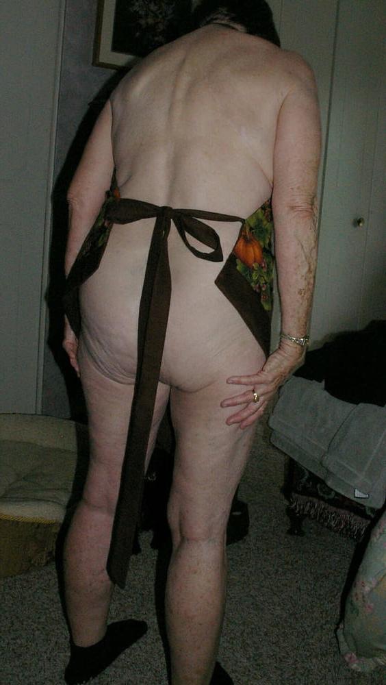 25P 1. UK Granny exposed
