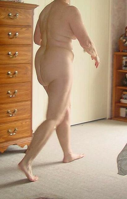 25P 1. UK Granny exposed