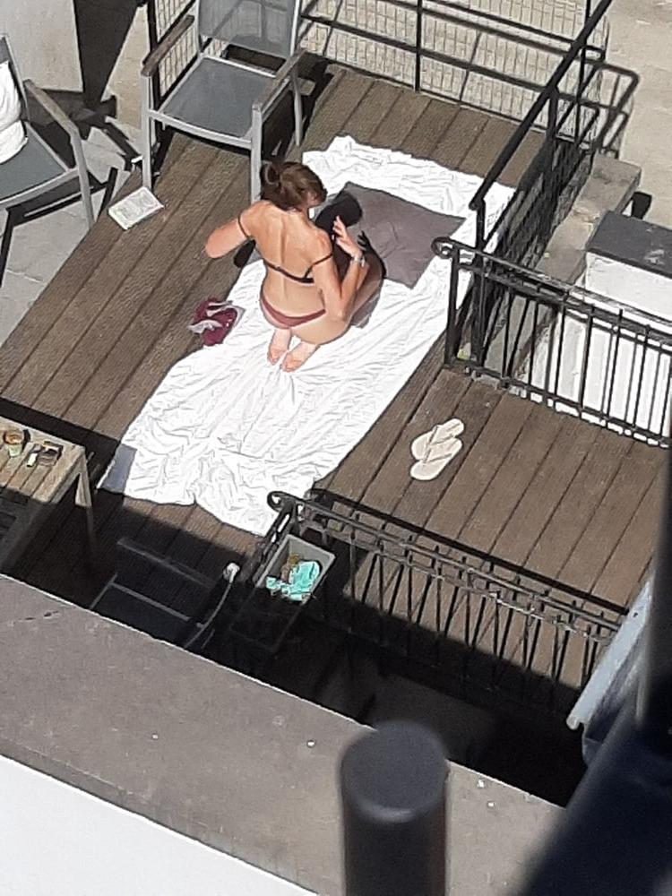 25P voyeur