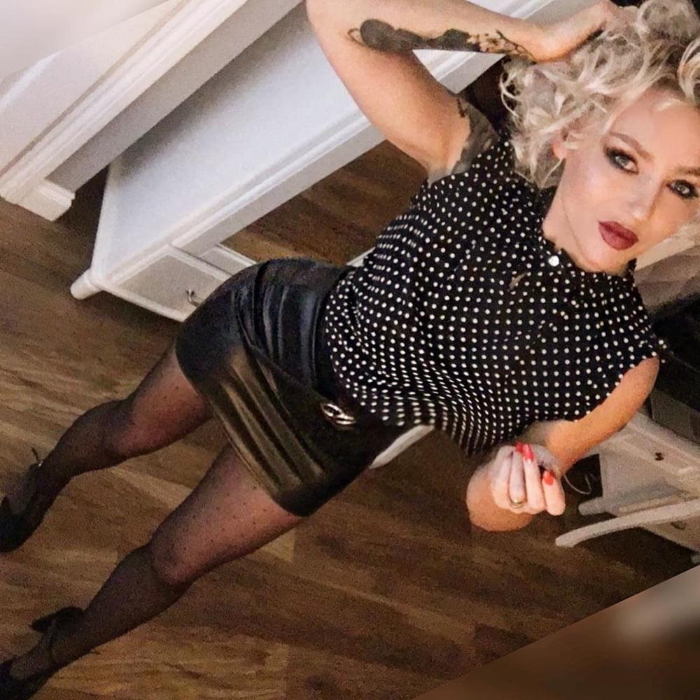 25P MILF missing hardcore ass destroying (upskirt, nylons) 2