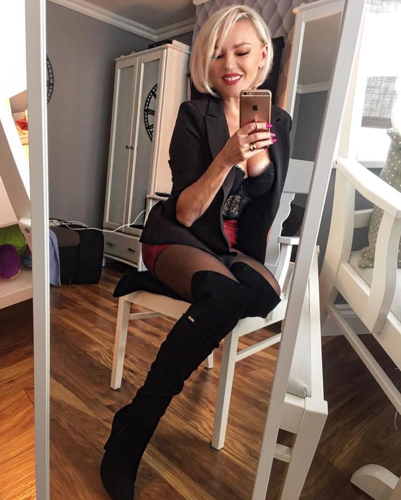 25P MILF missing hardcore ass destroying (upskirt, nylons) 2