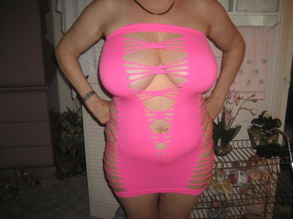 25P BUSTY BLONDE GRANNY