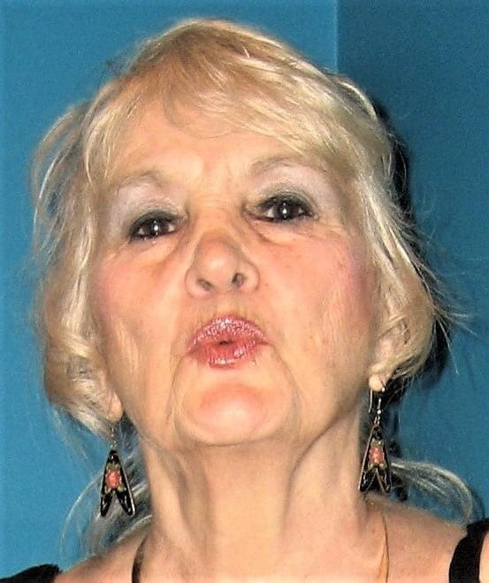 25P BUSTY BLONDE GRANNY