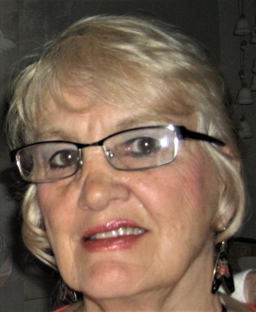 25P BUSTY BLONDE GRANNY