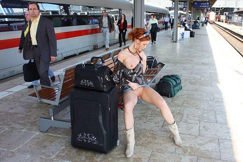 21P upskirt