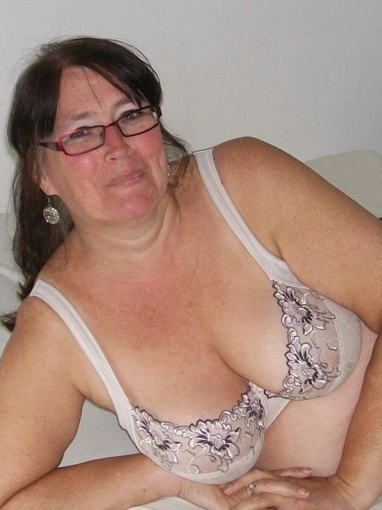 20P Granny Lingerie 9