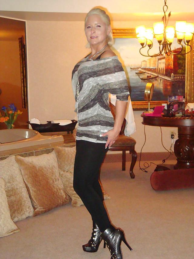 25P Sexy mature ladies 100 (non nude)
