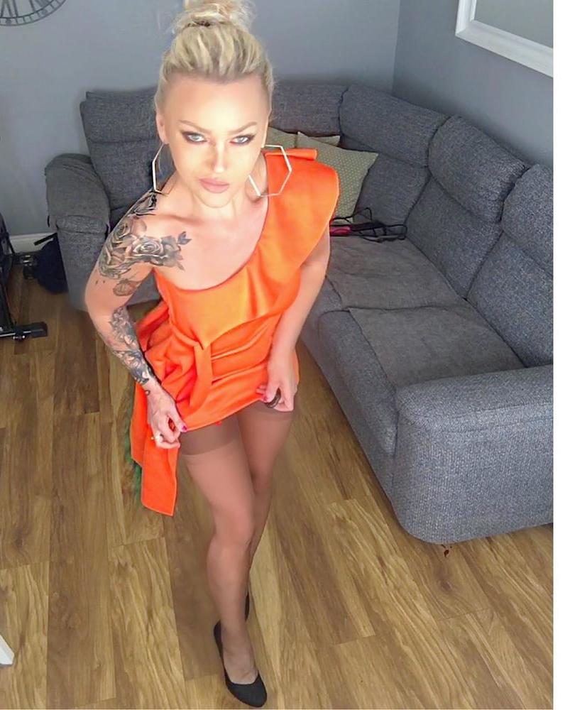 25P MILF missing hardcore ass destroying (upskirt, nylons) 5