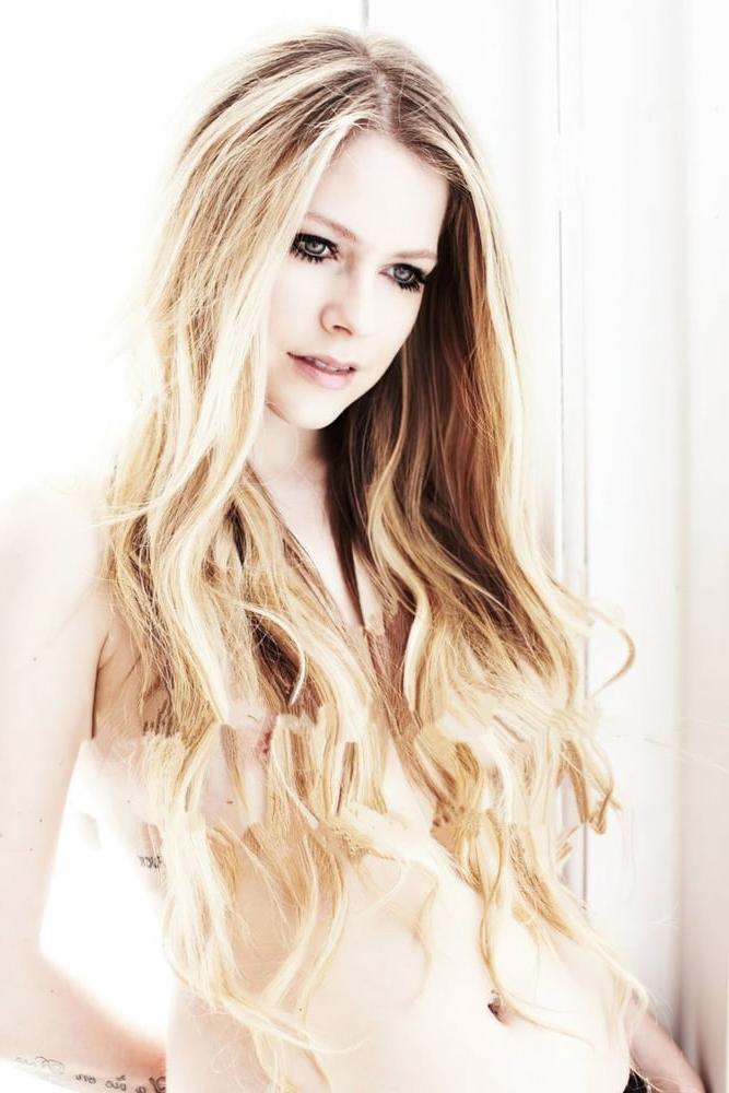 11P Avril Lavigne - Mark Liddell photoshoot 2013 (nipples!)
