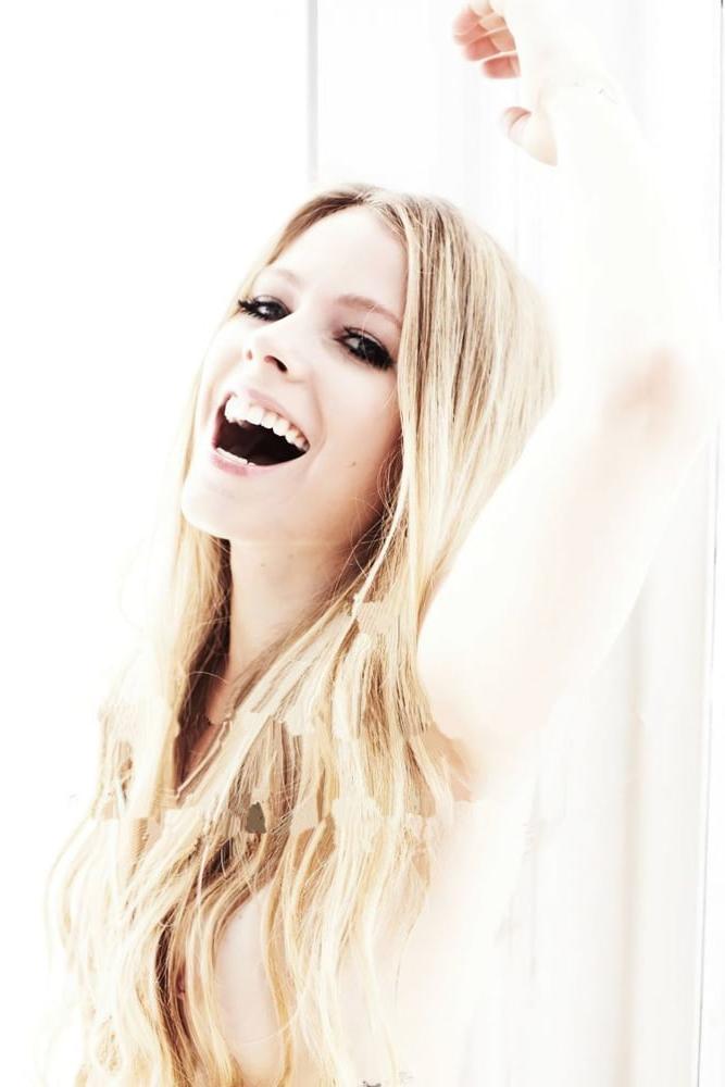 11P Avril Lavigne - Mark Liddell photoshoot 2013 (nipples!)