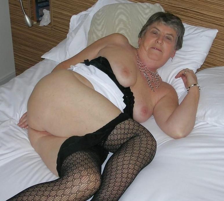25P Assorted Granny Pussy 11