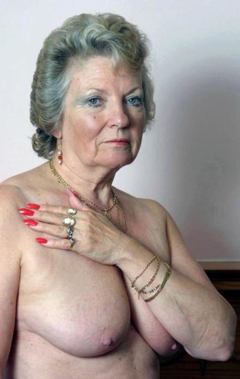 25P LOVELY GRANNY