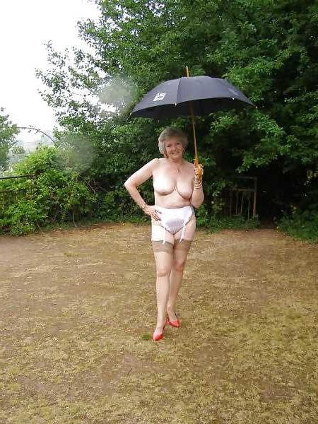 25P LOVELY GRANNY