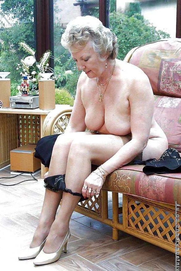 25P LOVELY GRANNY