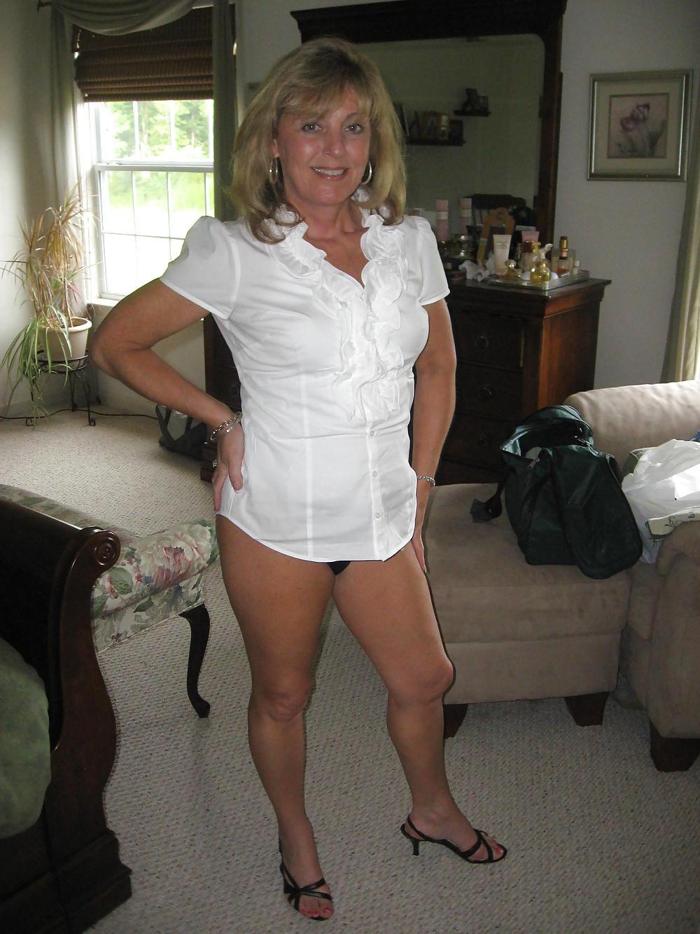 12P Sexy mature ladies 80 (clothed)