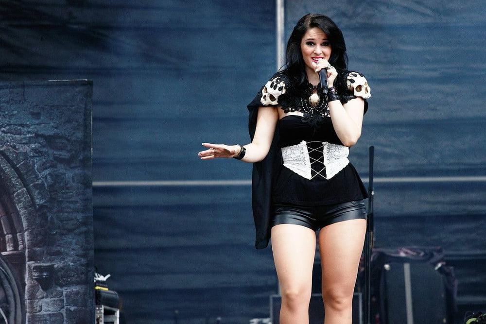 24P Dianne Van Giersbergen