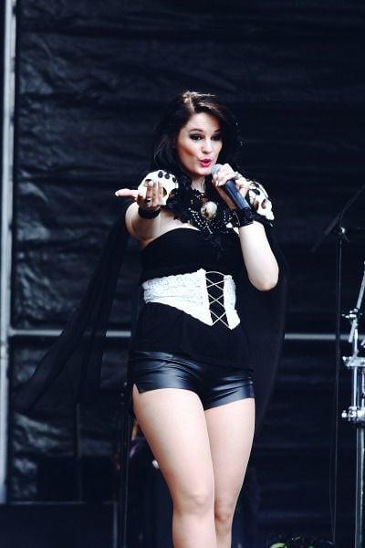 24P Dianne Van Giersbergen