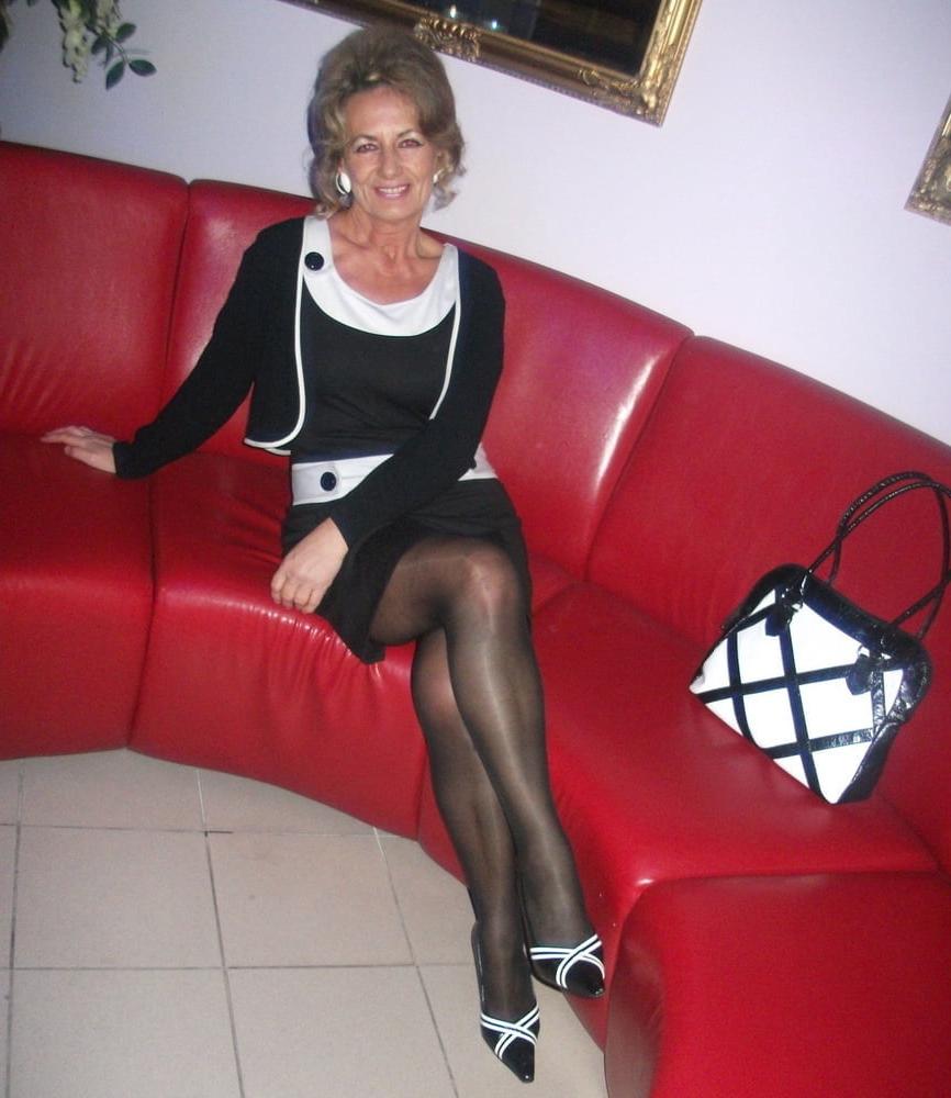 25P Just catch a horny Granny (581)